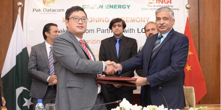 LONGi and Pak Datacom have an agreement to make the telecom sector green