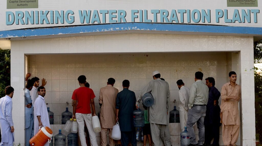 Residents of Pakistan’s twin cities face severe water shortage crisis