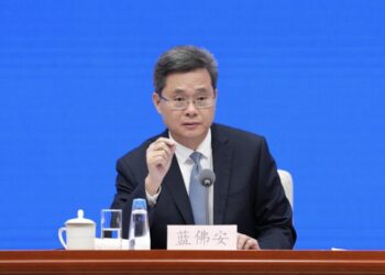 China Pledges Bigger Fiscal Spending in 2026 to Kick Off 15th Five-Year Plan