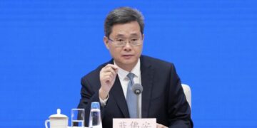 China Pledges Bigger Fiscal Spending in 2026 to Kick Off 15th Five-Year Plan