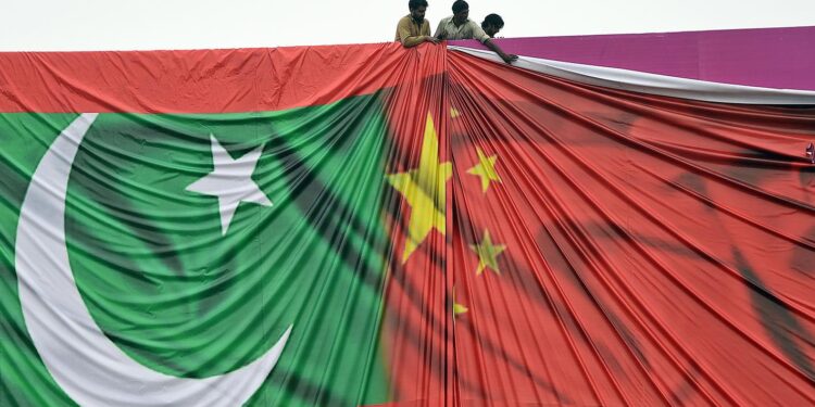 Pakistanis largely adore China, according to a survey
