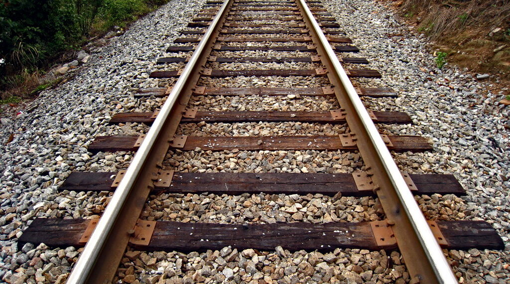 Govt plans to upgrade railway tracks under CPEC
