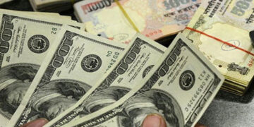 Pakistan’s foreign exchange reserves plunge sharply by $302 million, reaching their lowest level since July 2019