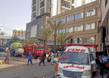 1 dead 3 injured in supermarket warehouse fire in Pakistan’s city of Karachi