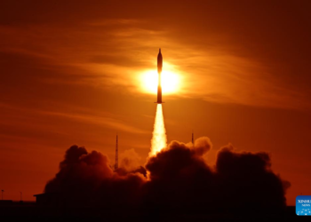 China launches Kuaizhou 11 rocket to deploy experimental cargo ship and satellite