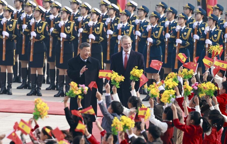 BEIJING, Nov. 12, 2025 (Xinhua) -- Chinese President Xi Jinping holds a welcome ceremony for King Felipe VI of Spain at the square outside the east gate of the Great Hall of the People prior to their meeting in Beijing, capital of China, Nov. 12, 2025. Xi met with King Felipe VI, who is on a state visit to China, at the Great Hall of the People in Beijing on Wednesday. (Xinhua/Ding Haitao)
