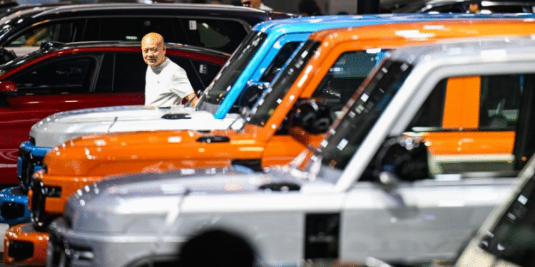 People visit the booth of iCAR during the China Motor Show (Tianjin) 2025 in north China's Tianjin, Sept. 30, 2025. (Xinhua/Zhao Zishuo)