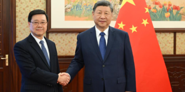 Xi hears report from HKSAR chief executive