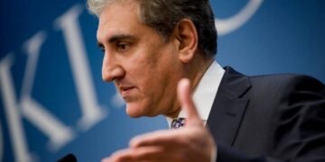 PTI doesn’t want to make CPEC controversial: Shah Mehmood