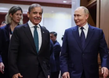 PM Shehbaz, President Putin Vow to Strengthen Pakistan-Russia Ties in Beijing