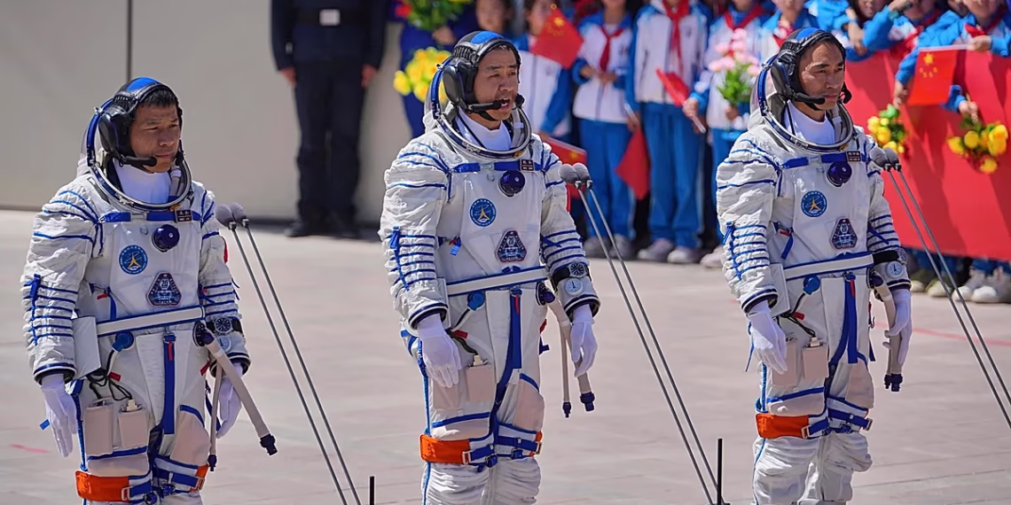 China’s Stranded Astronauts Begin Return Journey on Replacement Spacecraft