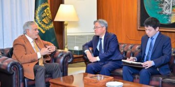 Ishaq Dar, Chinese Envoy Discuss Bilateral Ties and Regional Developments