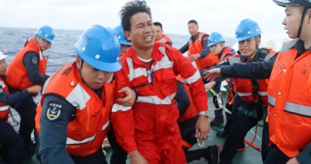 China Rescues 17 Filipino Sailors After South China Sea Shipwreck