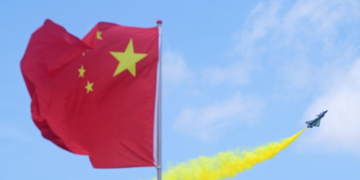 Chinese PLA aerobatic team performs at Singapore Airshow