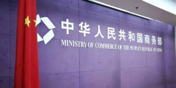 China strongly dissatisfied with EU probe into Chinese wind power enterprise: commerce ministry