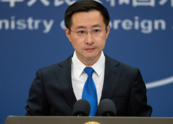 Chinese FM urges Japan to exercise prudence, take concrete actions to break from militarism