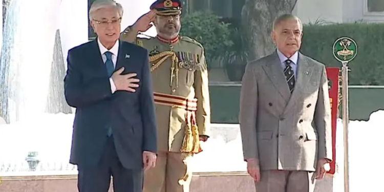 PM Shehbaz welcomes Kazakhstan President Tokayev as Pakistan, Kazakhstan Move to Strengthen Bilateral Ties