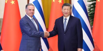 Xi holds talks with Uruguayan president