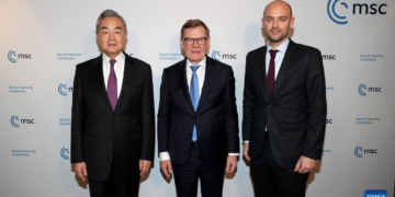 Chinese FM urges joint efforts with EU to address global challenges