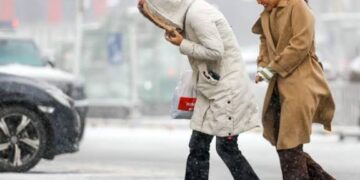 China issues blue alert for cold wave