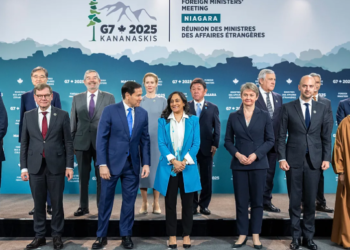 China opposes any attacks on civilians and civilian facilities, calls for an immediate ceasefire and urges the swift start of peace talks: Chinese FM on G7 foreign ministersā meeting