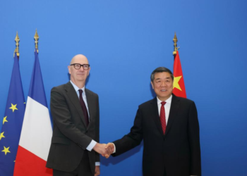 China, France pledge to deepen economic, financial cooperation