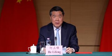 Chinese Vice Premier He Lifeng to lead delegation to France for trade talks with U.S. on March 14-17