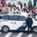 Officers turn patrol car into kids’ spectacular seats, going viral as display of peaceful China, highlighting contrast in China-US policing culture