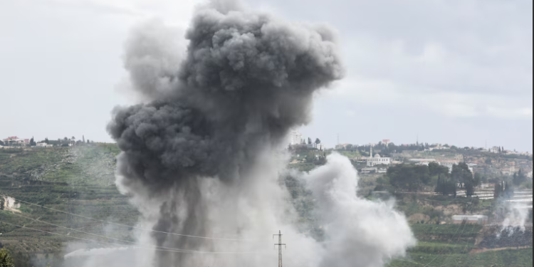 Chinese FM urges Mideast countries to maintain calm, address disputes through dialogue