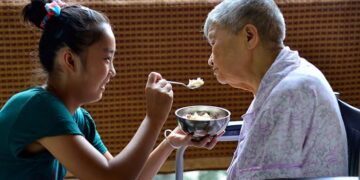 China aims for 70 pct community elderly care coverage within five years: official