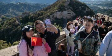 China explores holiday reforms to improve work-life balance, boost consumption