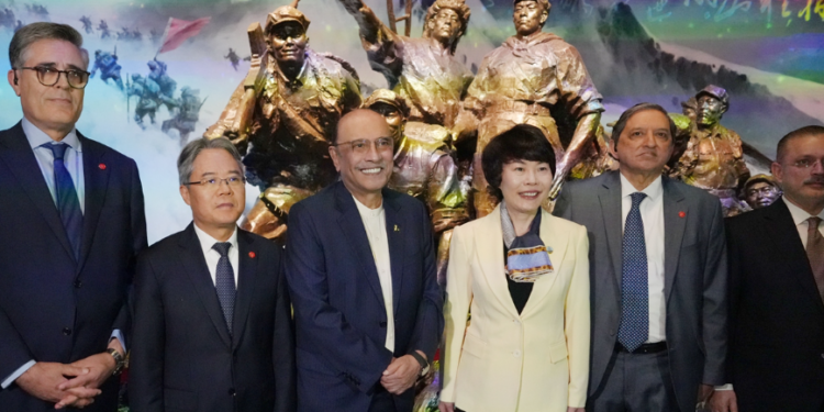 President Zardari visits Hunan, pays tribute to Mao as China and Pakistan deepen cooperation