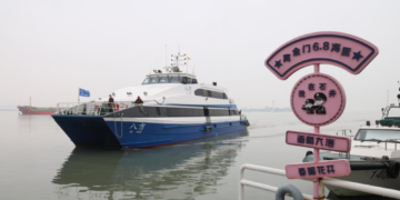 Taiwan people retrace roots on mainland on tomb-sweeping festival