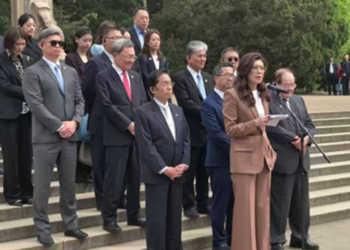 KMT Chairwoman Visits Nanjing to Honor Sun Yat-sen Mausoleum