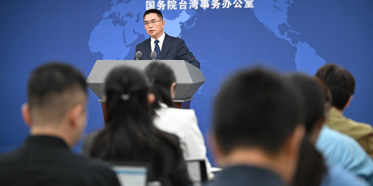 DPP authorities smear all mainland measures that benefit Taiwan compatriots; we urge them to listen more to public opinion on the island: mainland spokesperson