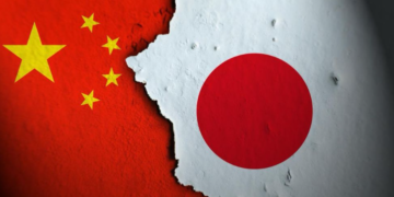 Japan compounds its mistakes, Chinese FM responds after Japanese Self-Defense Force vessel enters Taiwan Straits on Friday