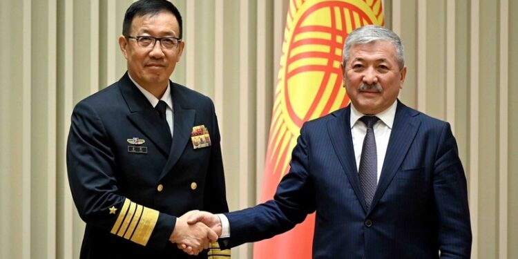 Kyrgyz PM meets Chinese defense minister to strengthen bilateral and military cooperation