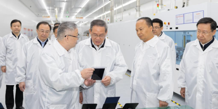 Chinese premier stresses building new-type power grid, optimizing energy structure