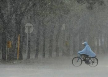 China renews blue alerts for sandstorms, strong winds