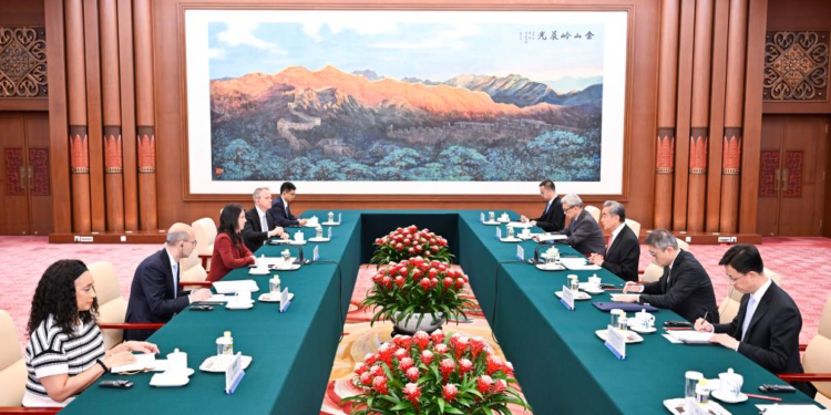 Chinese FM calls for responding to crosscurrents with solidarity, revitalizing UN