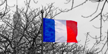 China appreciates France’s sense of responsibility in promoting return of lost cultural artifacts, looks forward to early completion of bill’s legislative process: FM