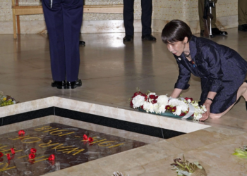 Takaichi’s ‘kneeling’ tribute in Australian war memorial sparks controversy; a political calculation aimed at pleasing West, but offensive to Asian neighbors: Chinese expert