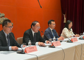 China vows stable Latin America policy amid geopolitical pressure and political transitions, journalists’ top concerns