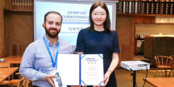 Moiz Farooq Wins Outstanding Participant Award at Xinhua’s APMP100 in Beijing