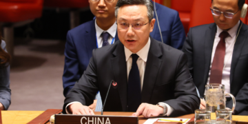China calls for resumption of talks to defuse Gulf tensions