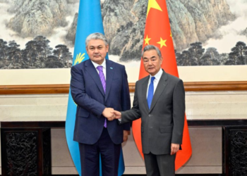 China’s top diplomat holds talks with Kazakhstan’s FM