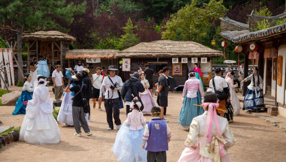 Education on the go: Chinese families redefine summer vacations