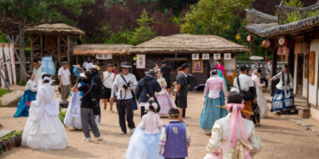 Education on the go: Chinese families redefine summer vacations